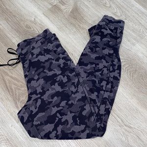 Lululemon ready to rulu jogger (camo)